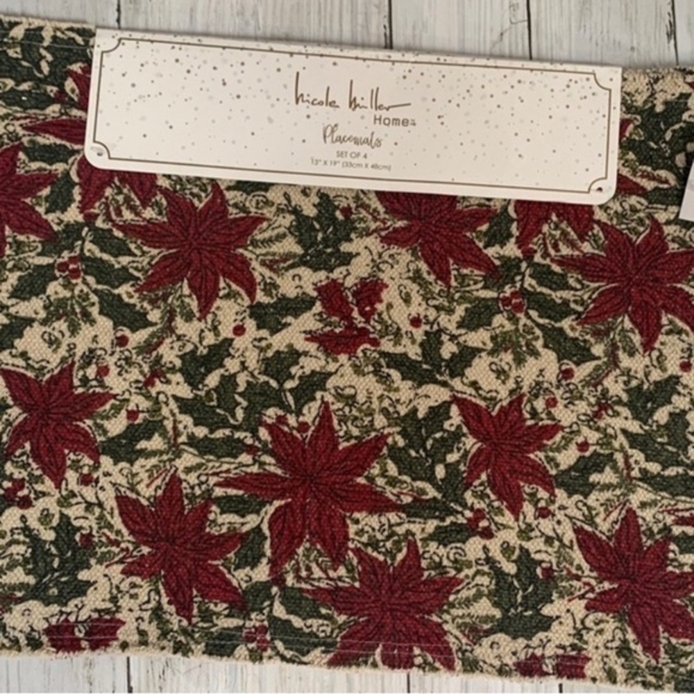 Nicole Miller Red Poinsettia set of 4 dining table mats. NWT 100% Cottpn‎